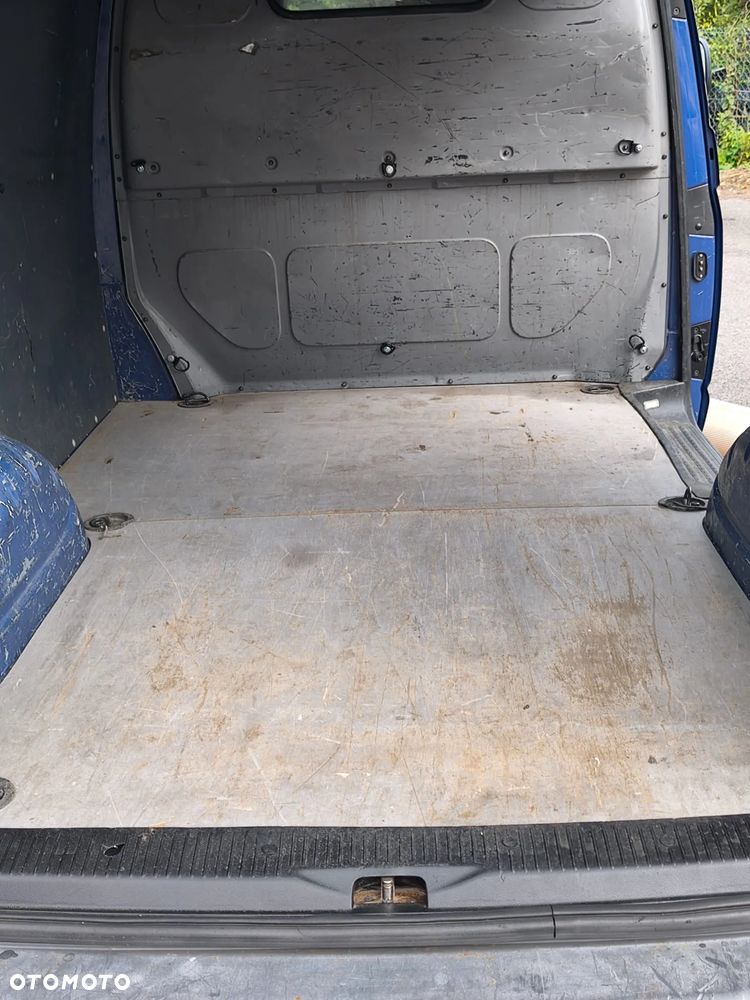 Volkswagen Transporter - 12