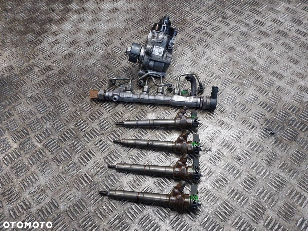 POMPA WTRYSKOWA + WTRYSKIWACZE LISTWA KOMPLET AUDI A3 8P 2.0 TDI 03L130277J - 1