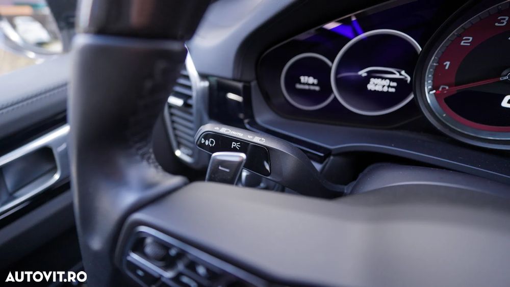 Porsche Cayenne Turbo - 23