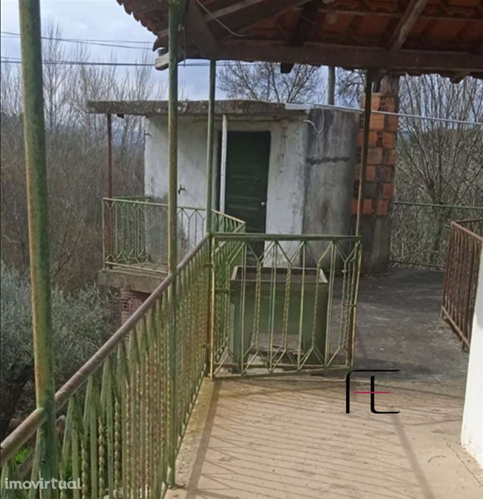 Moradia para Restaurar T4 Venda em Murça,Murça - Grande imagem: 4/11