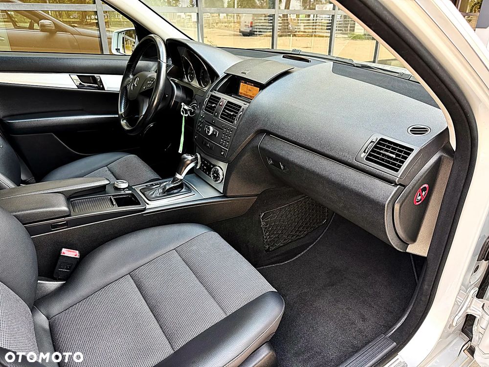 Mercedes-Benz Klasa C 200 (BlueEFFICIENCY) 7G-TRONIC Avantgarde - 20