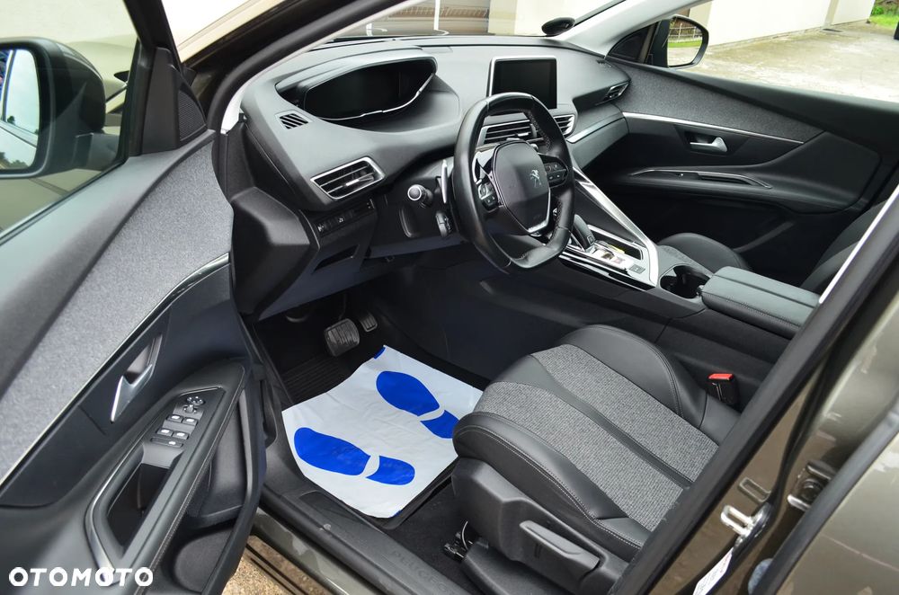 Peugeot 3008 BlueHDi 130 Stop & Start EAT8 Allure - 17