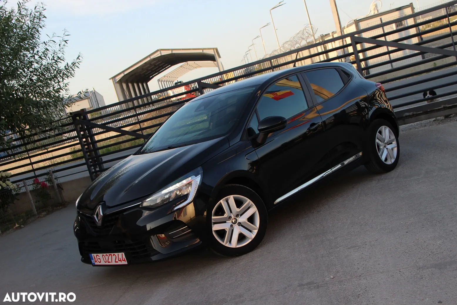 Renault Clio V 1.0 TCe 100 GPL Zen - 4