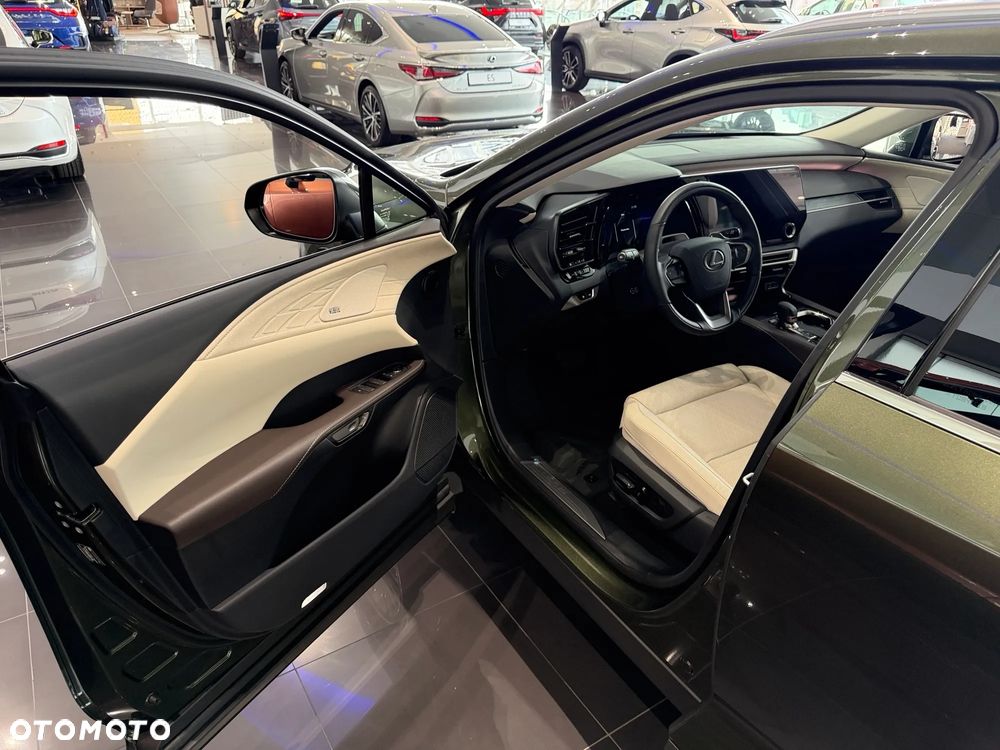 Lexus RX 350h Omotenashi - 10