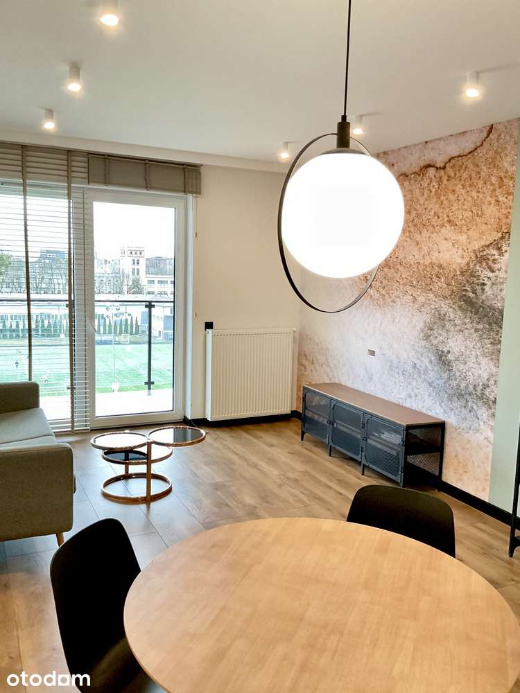 Apartament w Sercu Łodzi Otulony Zielenią – Osiedle 8 Dębów