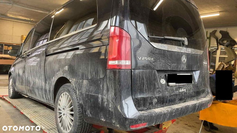 Mercedes-Benz Klasa V 250 (BlueTEC) d extralang 4Matic 7G-TRONIC Avantgarde - 3