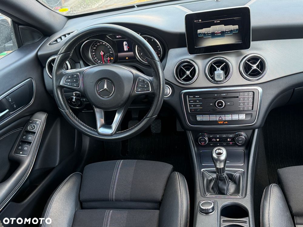Mercedes-Benz CLA 200 Urban - 6