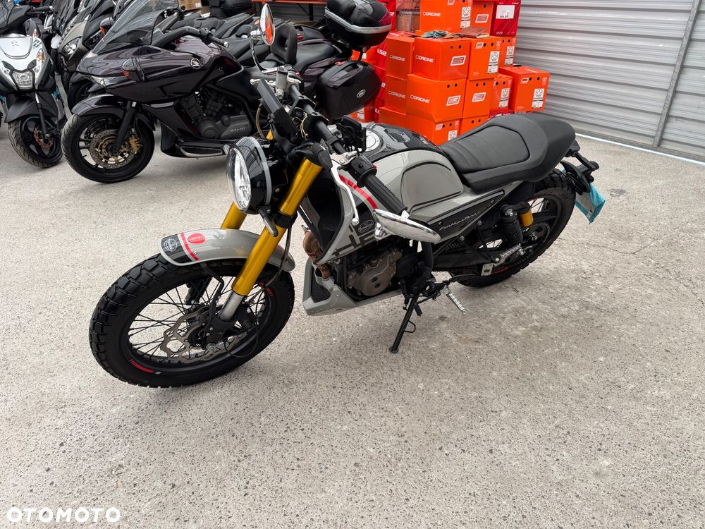 Mondial HPS 125 - 3