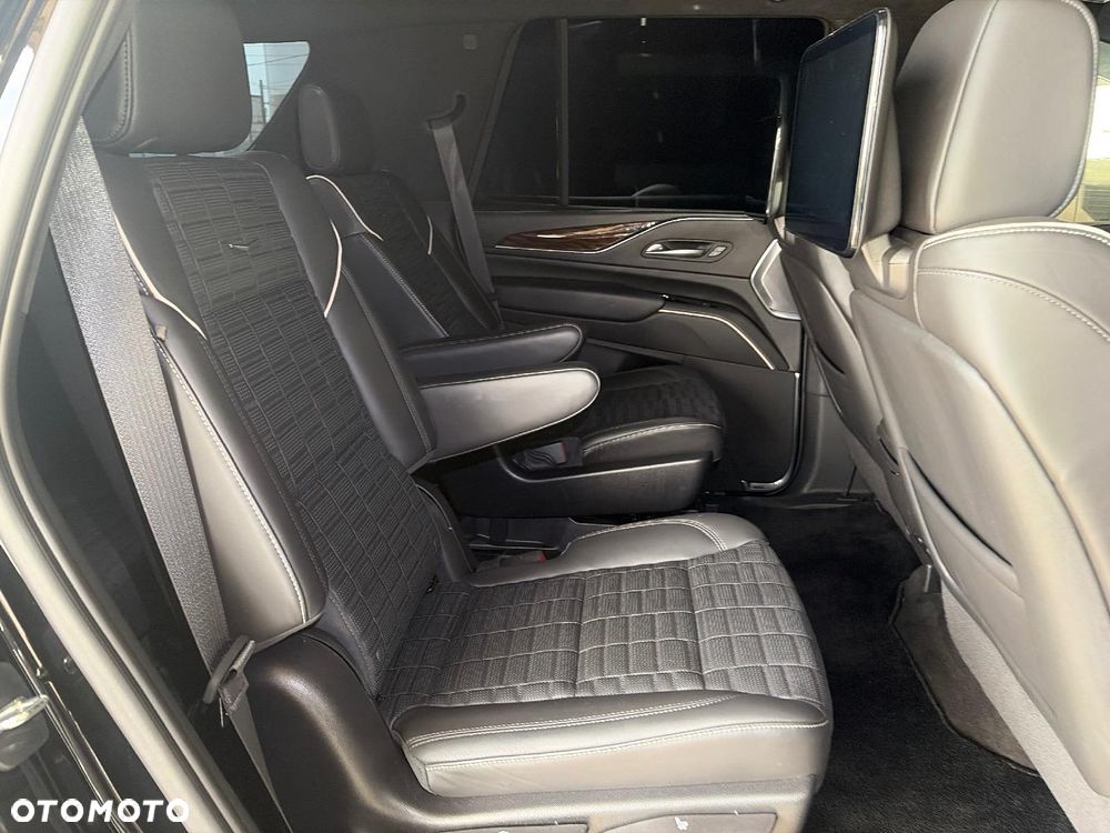 Cadillac Escalade - 12