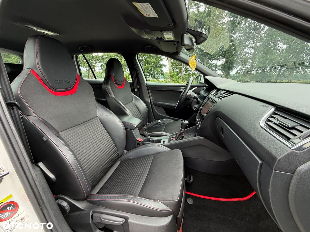 Skoda Octavia 2.0 TDI DSG RS - 11