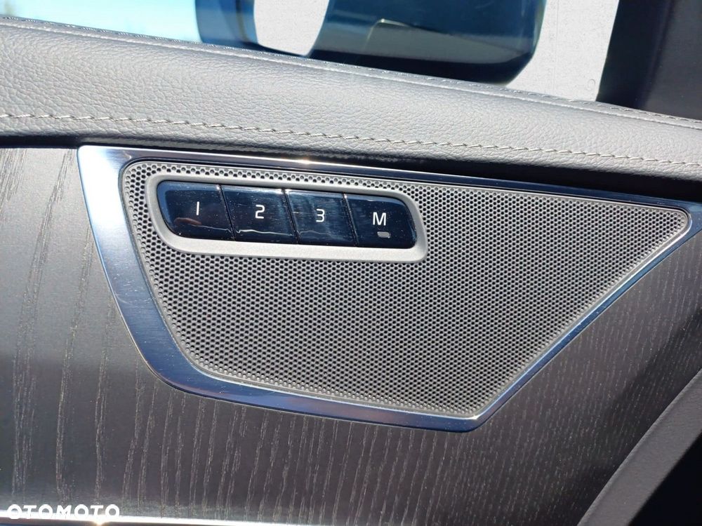 Volvo XC 90 - 22