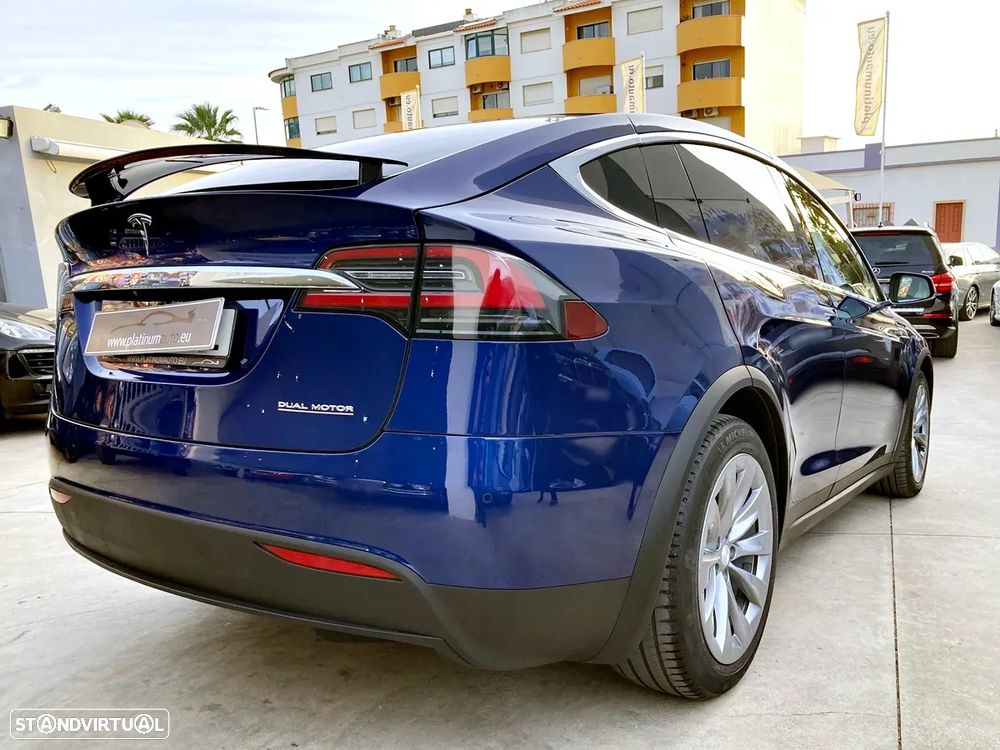 Tesla Model X - 42
