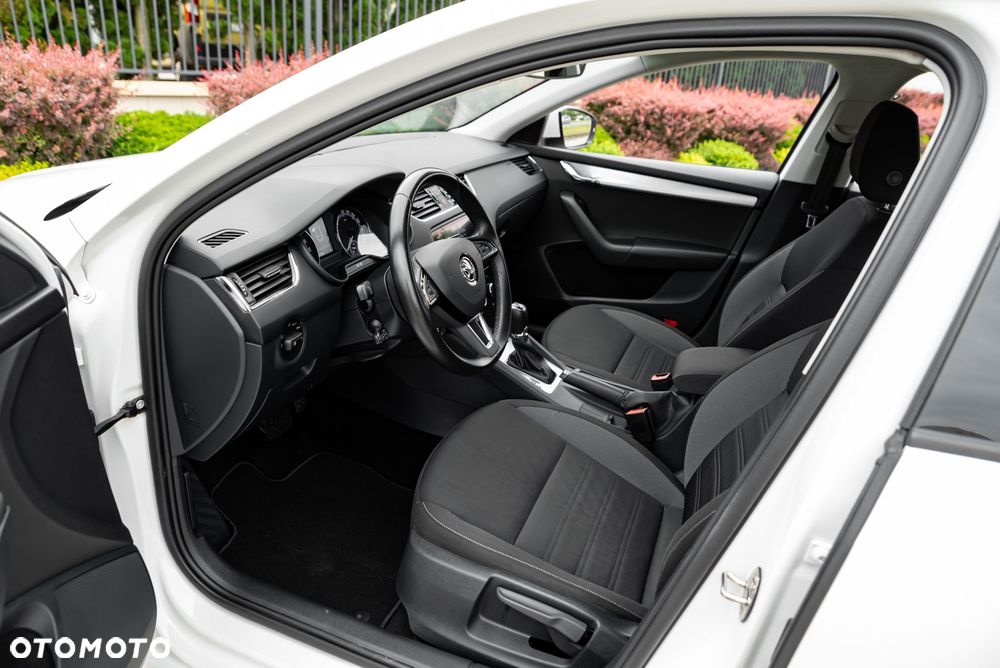 Skoda Octavia 2.0 TDI 4x4 DSG Style - 17