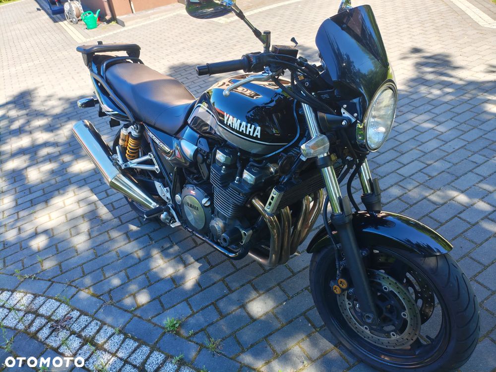 Yamaha XJR - 1