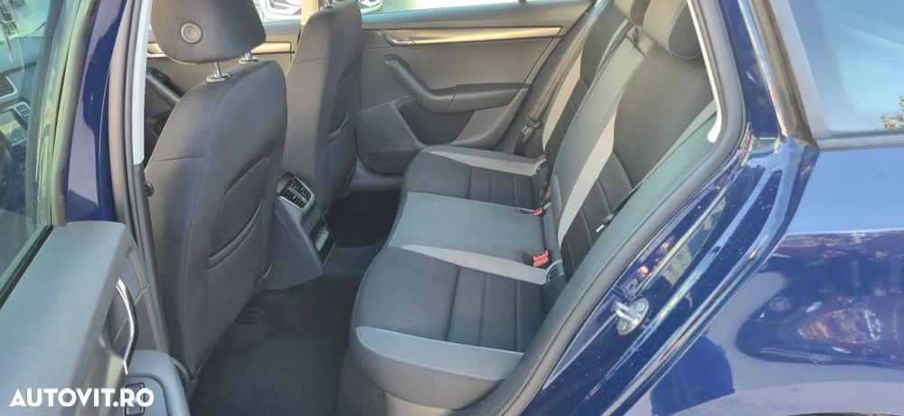 Skoda Octavia Combi 1.6 TDI (Green tec) Joy - 12