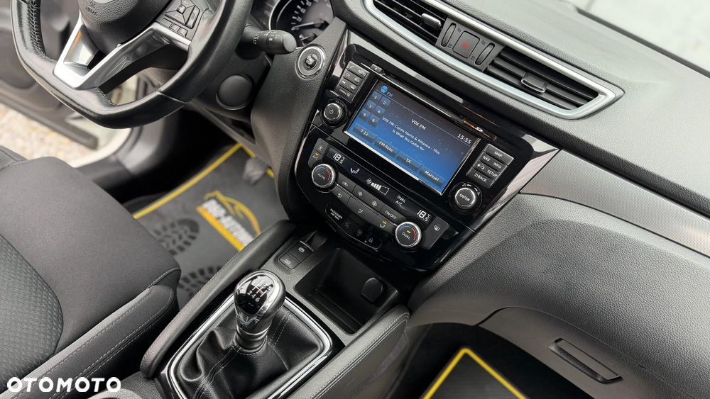 Nissan Qashqai 1.2 DIG-T N-Connecta EU6 - 30