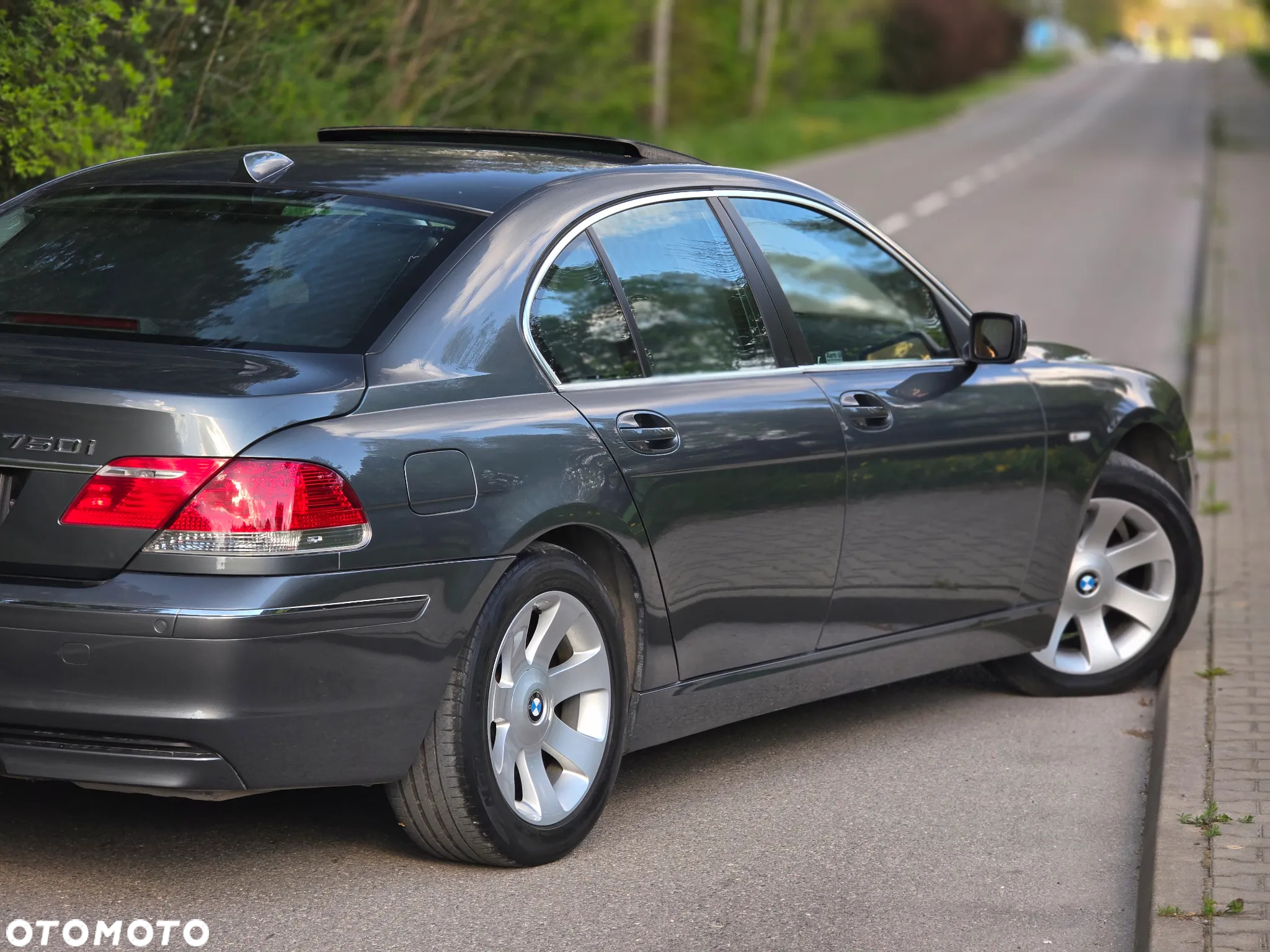 BMW Seria 7 750i - 38