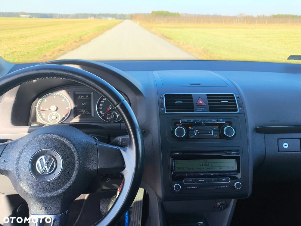 Volkswagen Touran 1.6 TDI DPF BlueMotion Technology DSG STYLE - 8