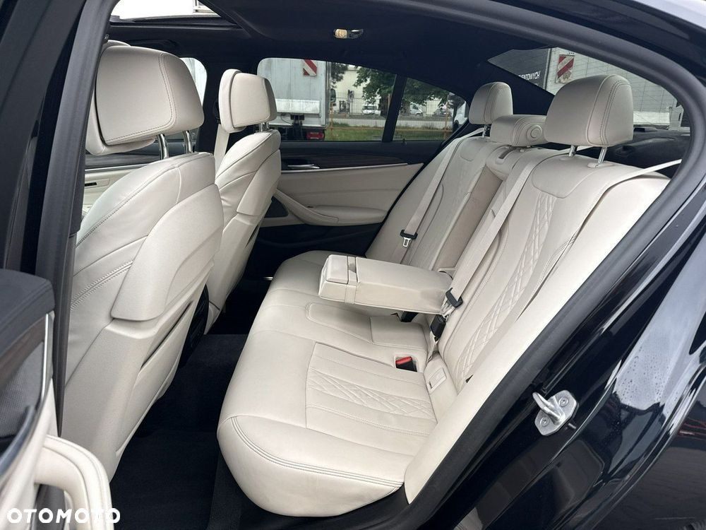 BMW Seria 5 520d xDrive M Sport sport - 16