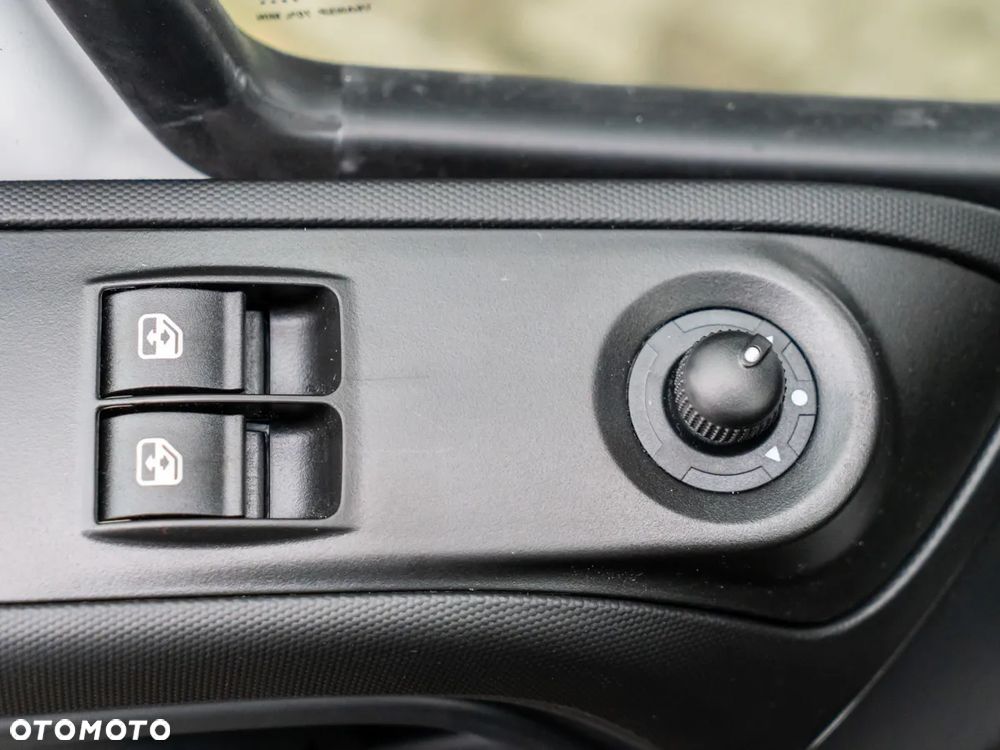 Iveco Daily 35S18HD doka ze skrzynią fabryczną - 14