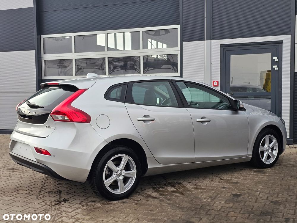Volvo V40 D2 Momentum - 14