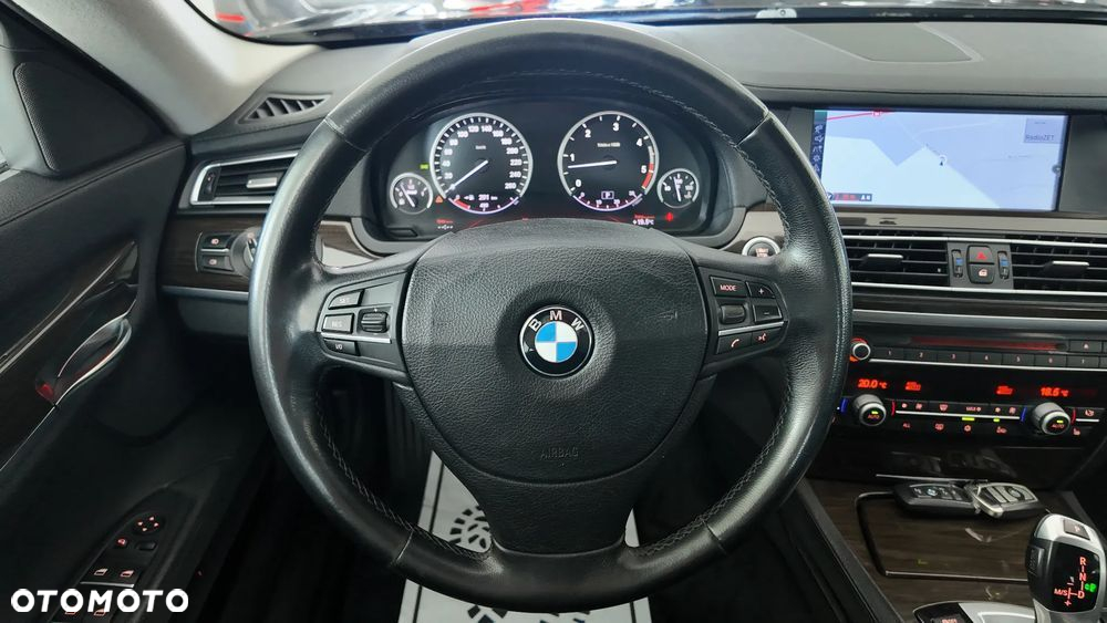 BMW Seria 7 730d - 27