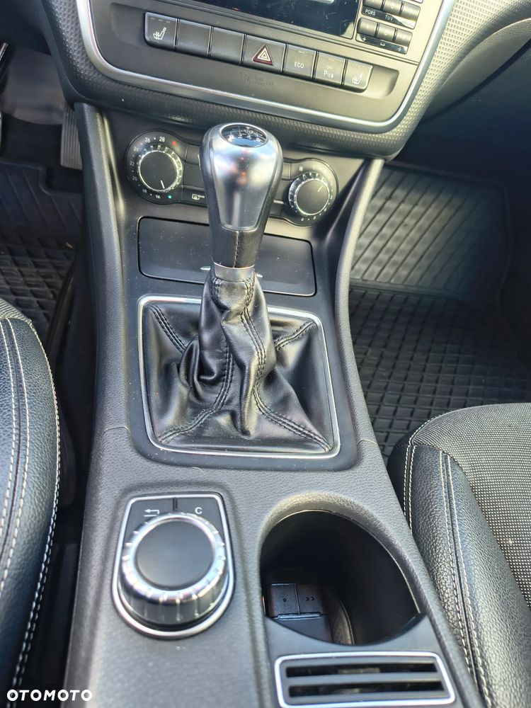Mercedes-Benz Klasa A 180 (BlueEFFICIENCY) - 17