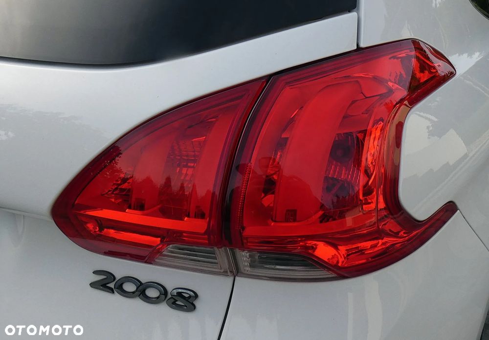 Peugeot 2008 1.6 VTi Style - 19