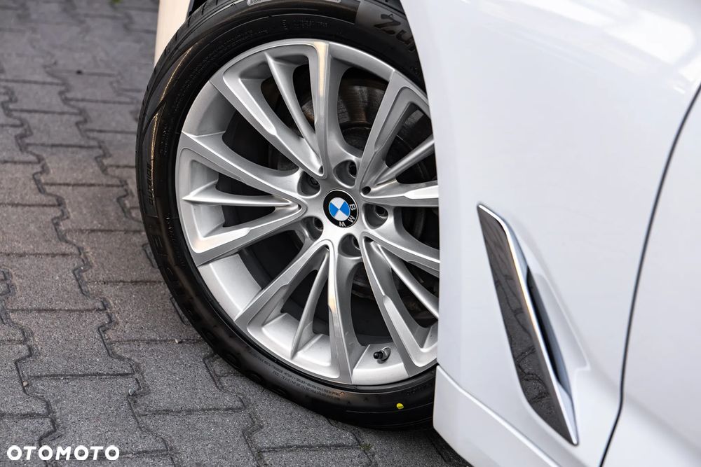BMW Seria 5 520d xDrive Sport - 10