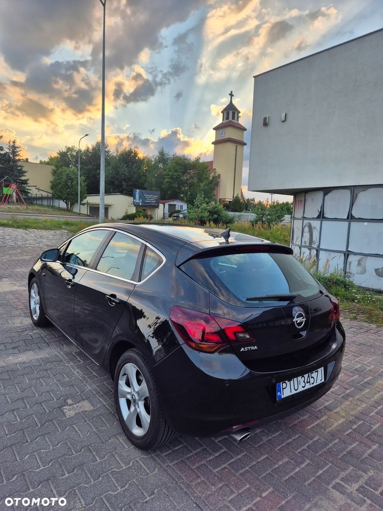 Opel Astra 1.6 Turbo Edition - 5