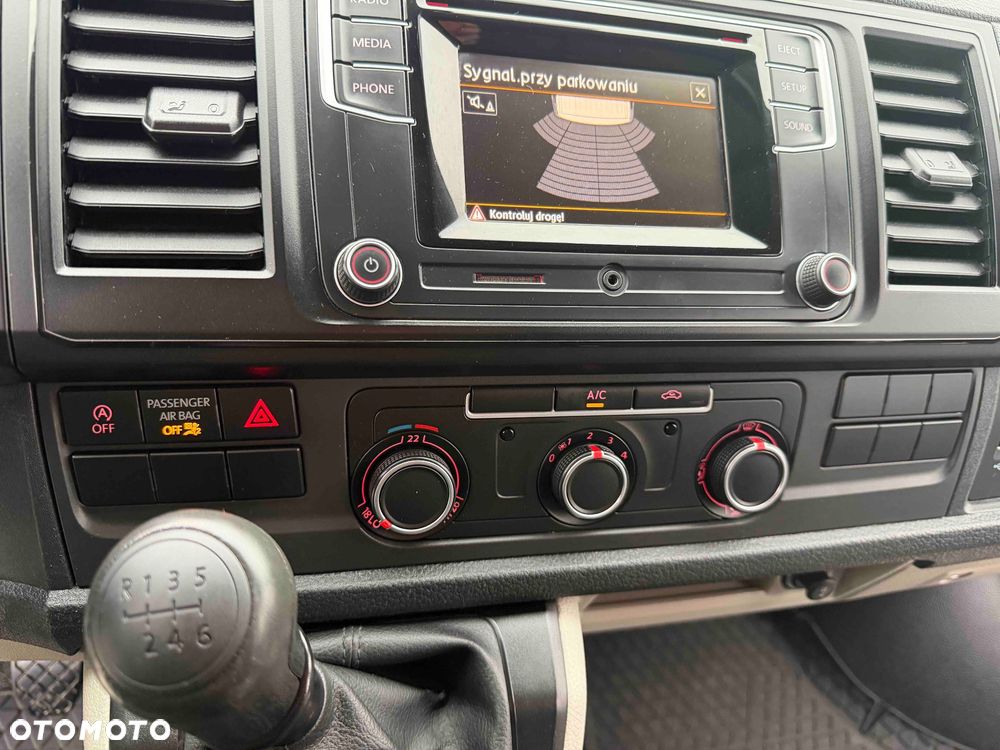 Volkswagen Transporter  T6 - 13