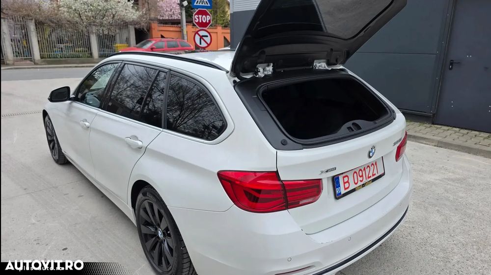 BMW Seria 3 328i xDrive AT Sport Line - 12