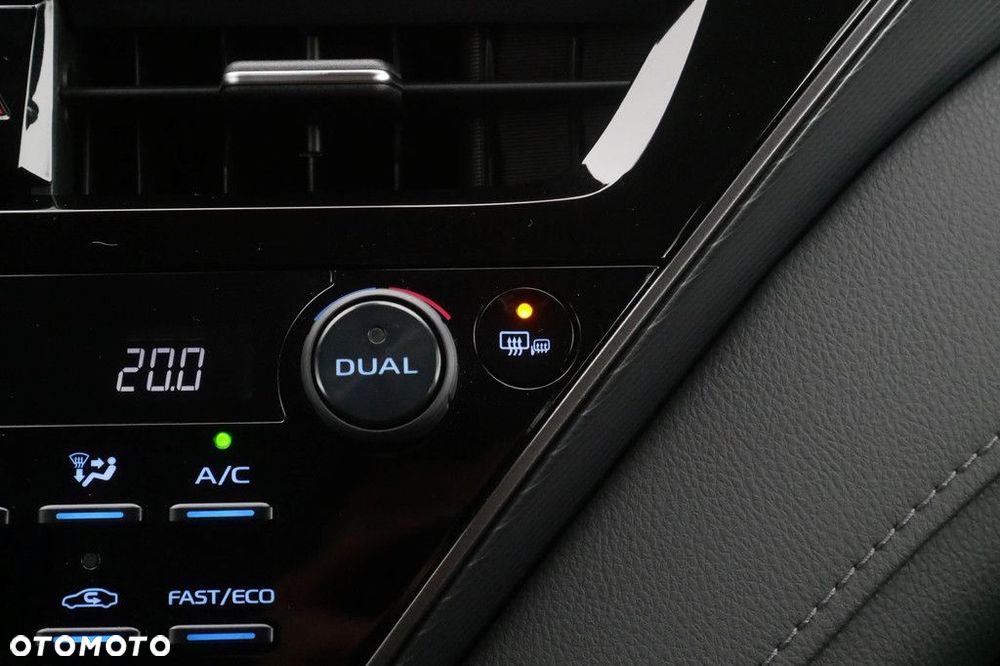 Toyota Camry 2.5 Hybrid Comfort CVT - 22
