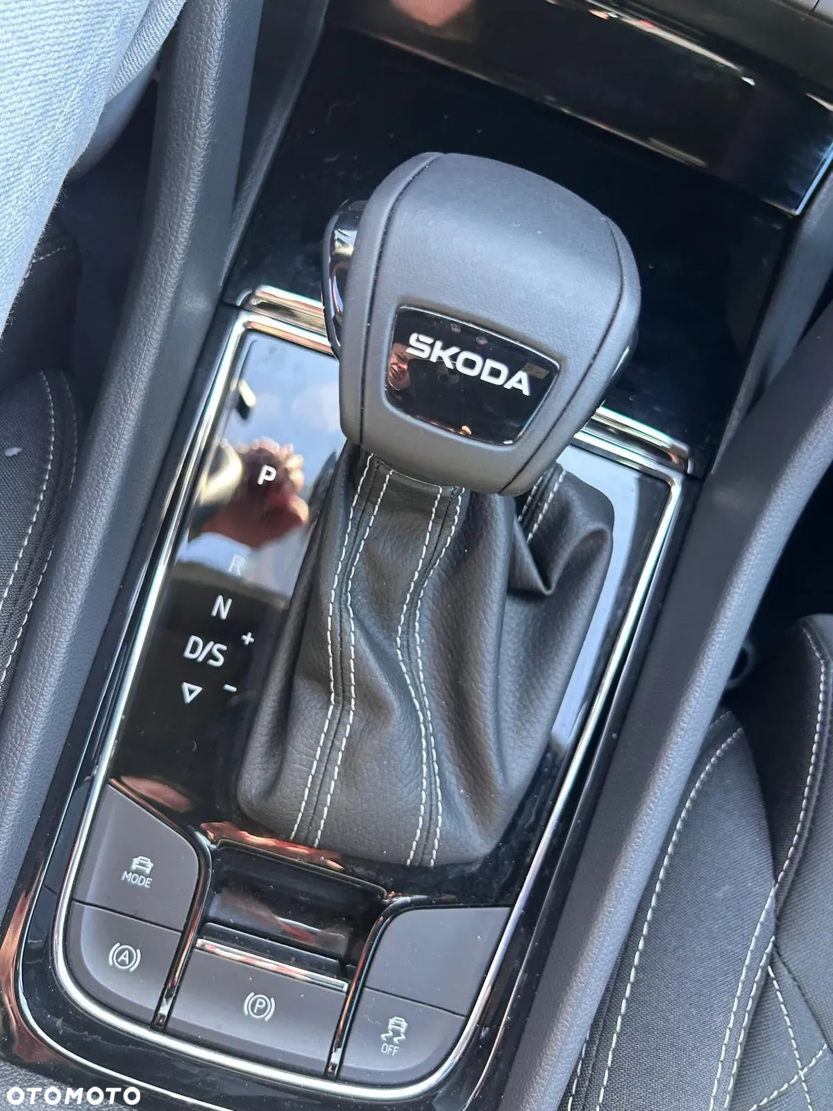 Skoda Karoq 1.5 TSI ACT Sportline DSG - 25