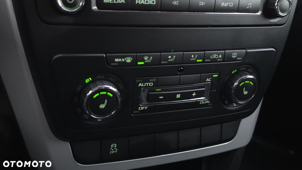 Skoda Yeti 1.8 TSI 4x4 Elegance PLUS EDITION - 26