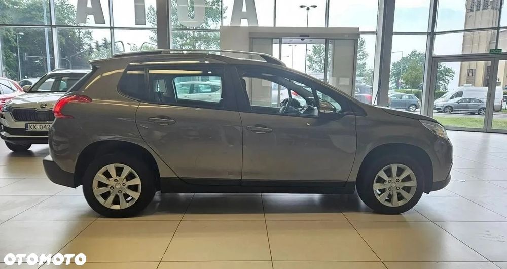 Peugeot 2008 1.2 Pure Tech Style - 4