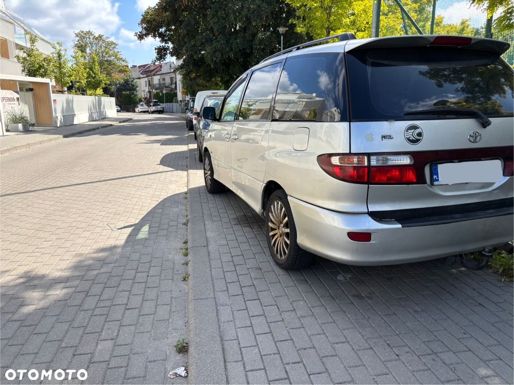 Toyota Previa 2.0 D-4D Luna - 2