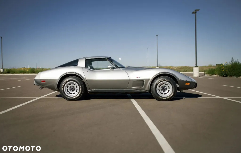 Chevrolet Corvette - 6