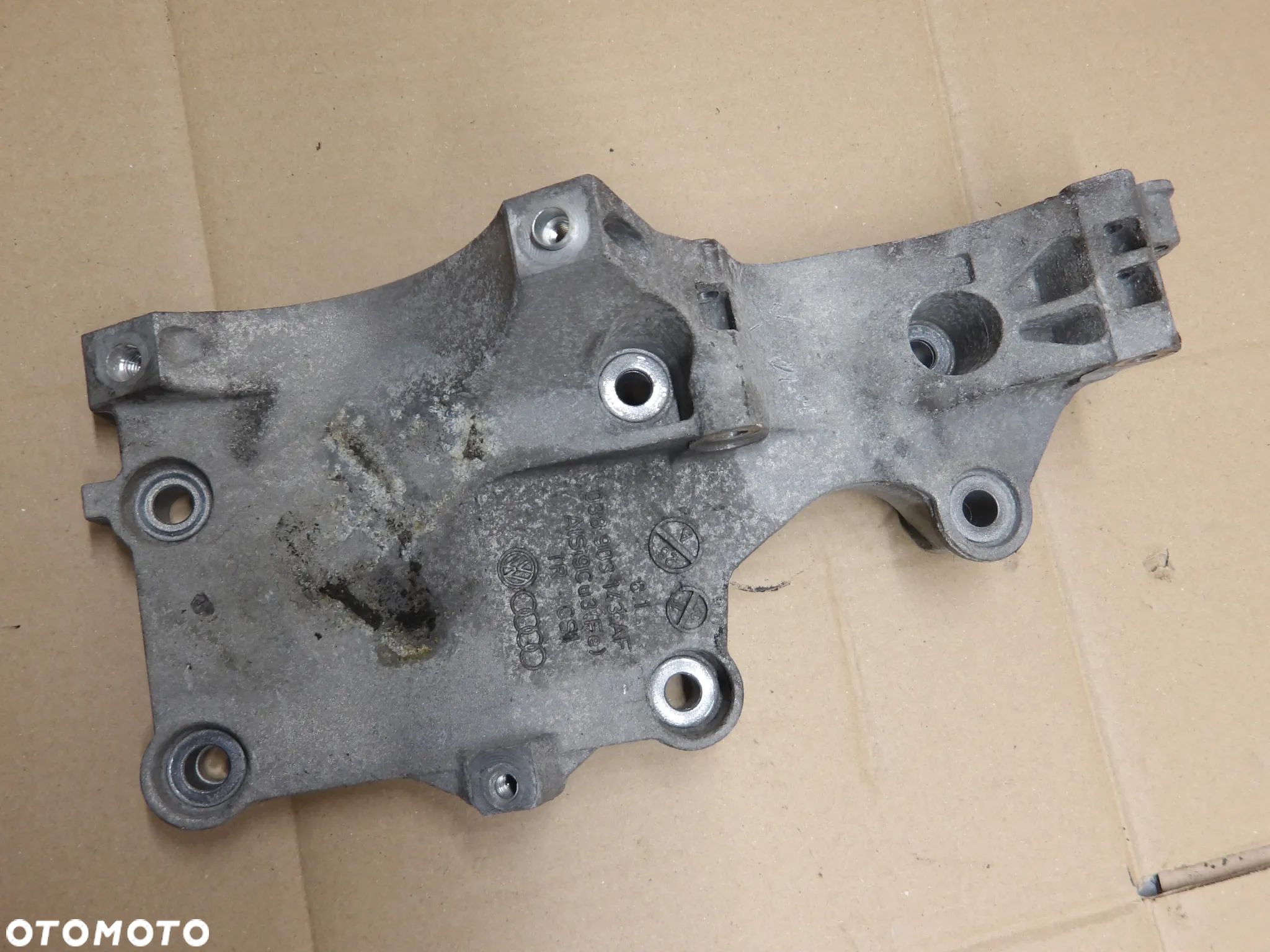 SKODA OCTAVIA II HB 04-08 1.9 TDI ŁAPA ALTERNATORA 038903143 - 1