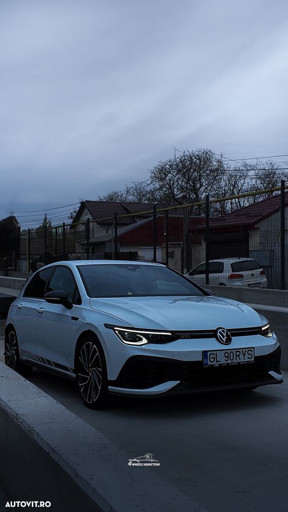 Volkswagen Golf 2.0 TSI DSG GTI - 1