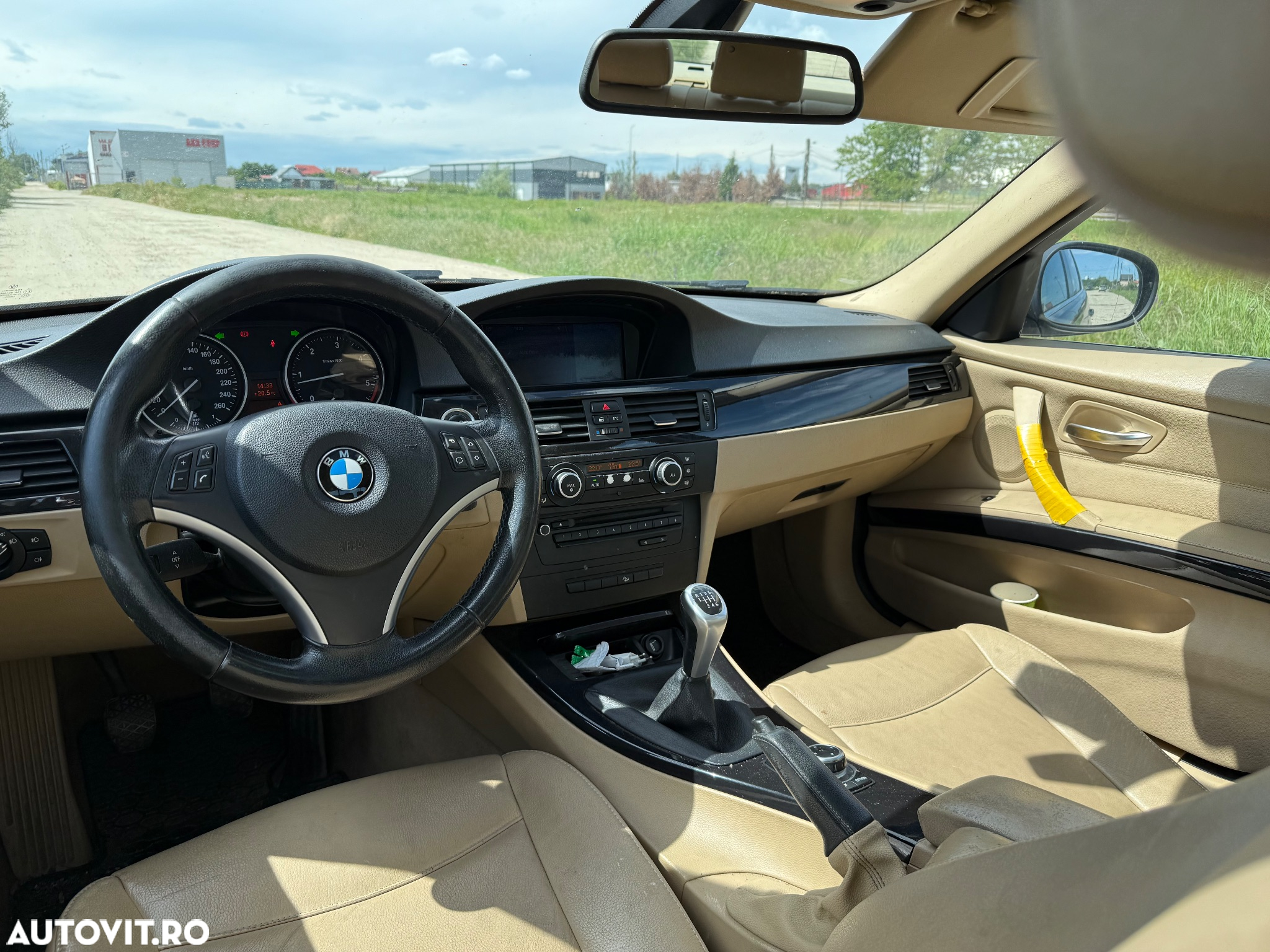 Dezmembrări BMW e90 LCI facelift 2010 330dx N57 180 kw 245 hp manual 4x4 xenon navigație mare interior crem trapă - 8