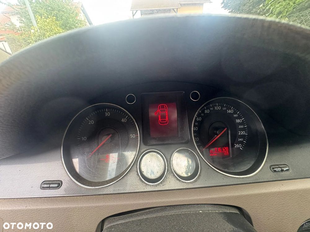 Volkswagen Passat 2.0 TDI DPF Comfortline - 19