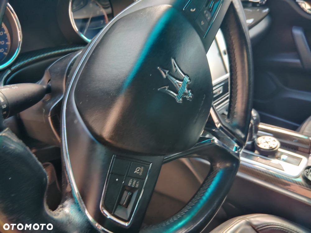 Maserati Quattroporte - 5