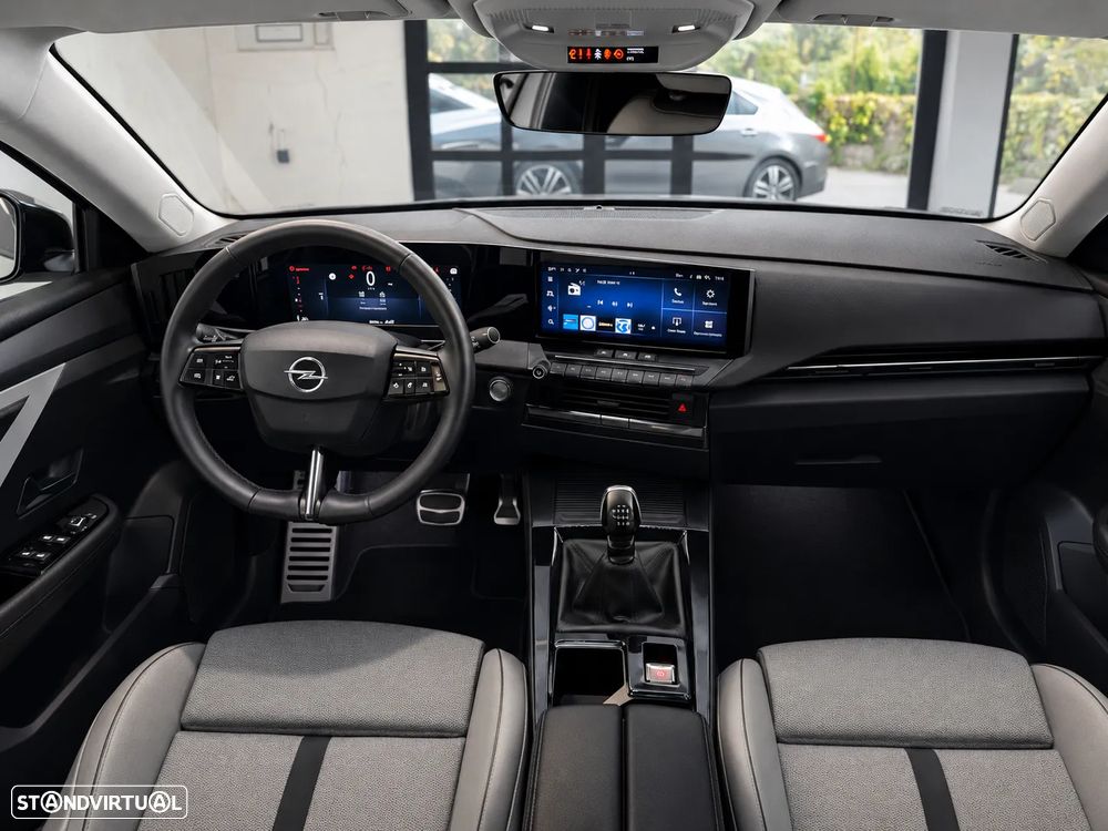 Opel Astra 1.5 D Elegance Aut. - 2
