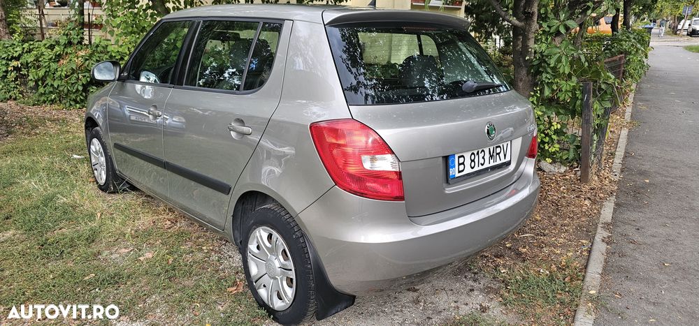 Skoda Fabia 2009 photo 4