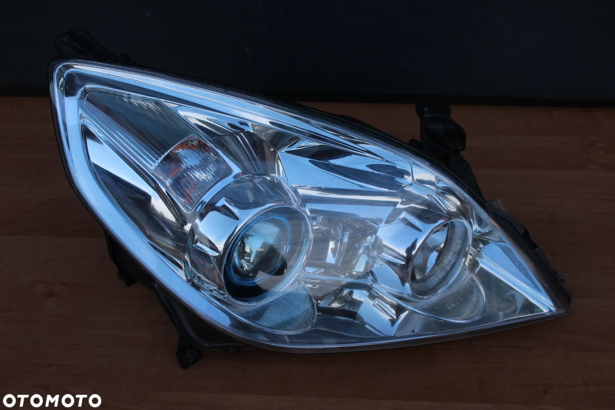 LAMPA PRAWA PRZÓD PRZEDNIA PRAWA JASNA BI-XENON SKRĘTNY OPEL VECTRA C SIGNUM LIFT EUROPA 13170934 IGŁA - 1