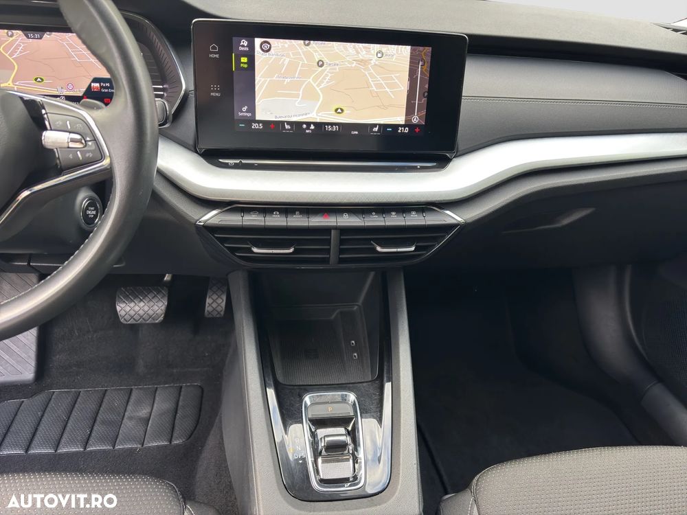 Skoda Octavia Combi 2.0 TDI DSG Sportline - 8