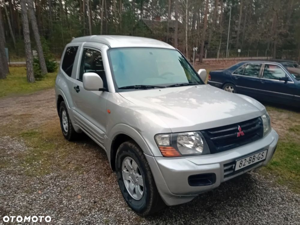 Mitsubishi PAJERO - 7