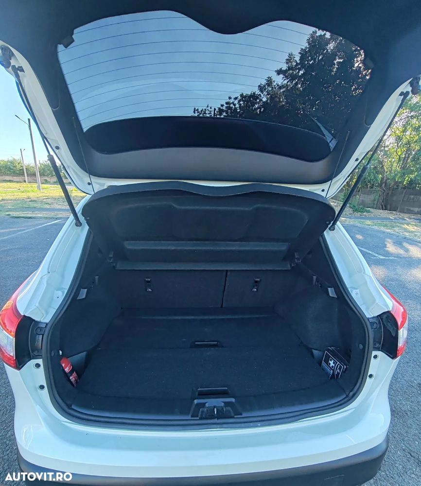 Nissan Qashqai 1.6 DCI Start/Stop X-TRONIC N-Connecta - 17
