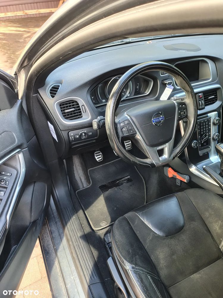Volvo V40 D4 Drive-E R-Design Summum - 5